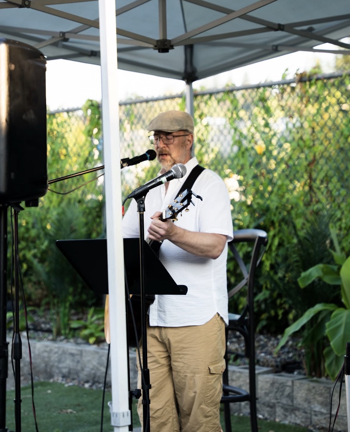 Open mic performer at Rocky Point Spirits